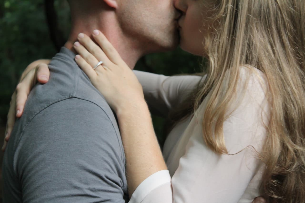 affection-couple-feelings-18397